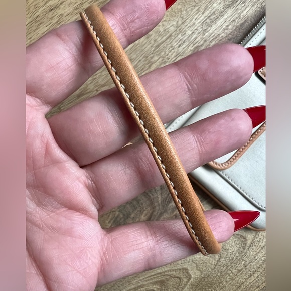 Coach SoHo Hampton Wristlet in Beige Canvas EUC - Picture 11 of 12